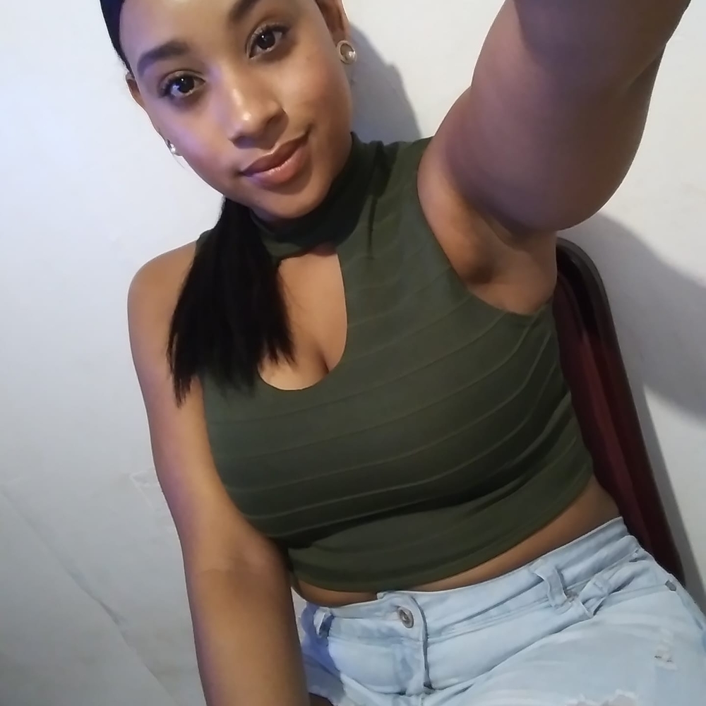 Meet your Posher, Alexandra